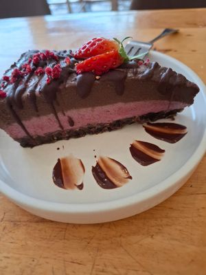 Raspberry choc cheesecake at Deli Devi in Koh Phangan