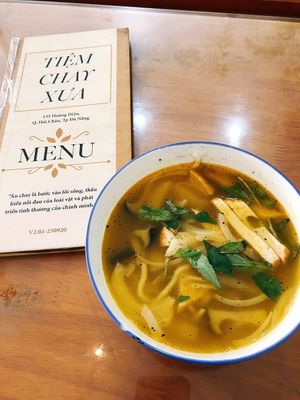 Bánh canh Lào siêu ngon ^^  at Tiem Chay Xua in Da Nang