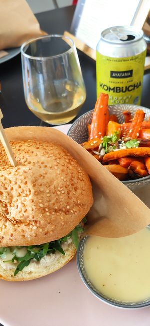 Lovely vegan burger 😋 at Tavci Kuhna in Lesce