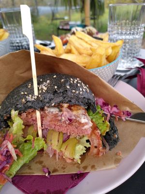 Amaze burger at Tavci Kuhna in Lesce