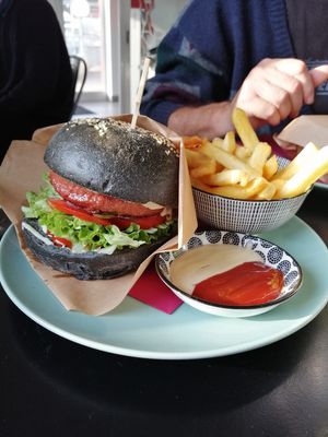 Amaze burger at Tavci Kuhna in Lesce