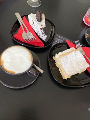 Oreo cake and cream cake   at Tavci Kuhna in Lesce
