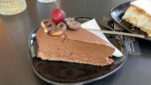 Schoko-Kirschtorte mit Salzbrezelboden   at Tavci Kuhna in Lesce
