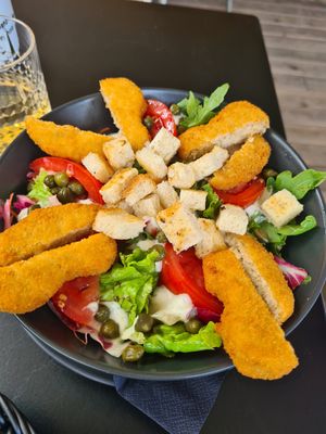 Ceasar salat at Tavci Kuhna in Lesce