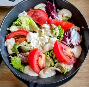 Dolgočasna solata / Dull salad 🥗... nom nom at Tavci Kuhna in Lesce