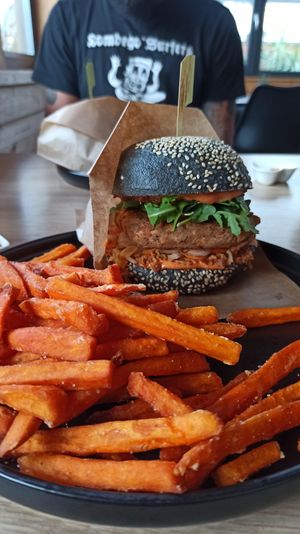 Mr. Bean with sweet potatos at Tavci Kuhna in Lesce