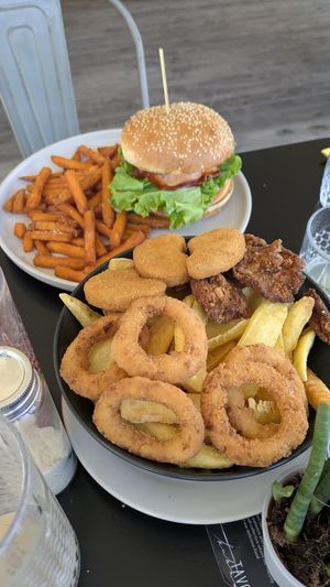 Party platter and beyond burger + sweet potato fries at Tavci Kuhna in Lesce