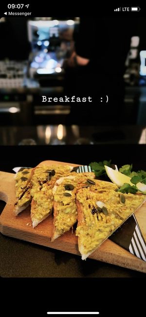 vegan eggs on toast at Tavci Kuhna in Lesce