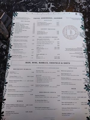 Drinks at Cafe Drechsler in Vienna