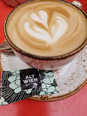 Chai Latte mit Hafermilch at Cafe Drechsler in Vienna