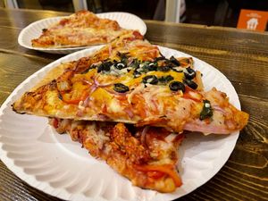 Amazing pizza  #Veganuary at The Pizza Castle and Indian Curry in Vancouver