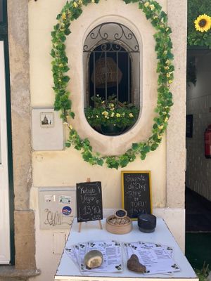 The entrance  at True Food in Faro