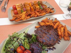 Burger and kebab vegan, delicious! at True Food in Faro