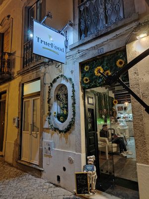  at True Food in Faro