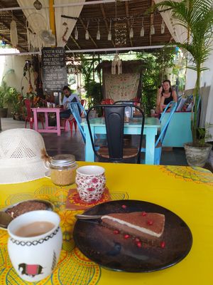 Und einer guten Auswahl an veganem Essen😄super lecker. Kann ich nur empfehlen. Ist ein schöner Ort, um auch in kurzen Pausen einfach Mal abzuschalten :) at Mandala Cafe in Agonda