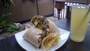 Ingwer-Limo & Lieblings-Wrap at MIXT in San Jose