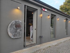 Entrance at Fava Tonka in Matosinhos