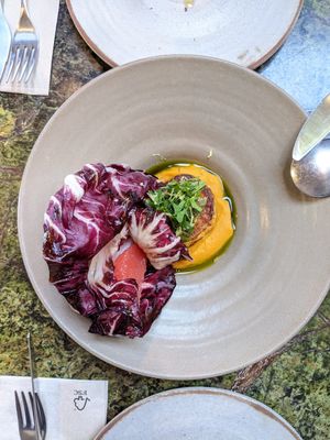 pumpkin pureé with red cabbage at Fava Tonka in Matosinhos