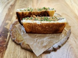 Tosta de cogumelos à Bairrrada at Fava Tonka in Matosinhos