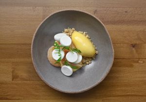 tangerine, meringue, lemon cream, passion fruit sorbet, huacatay at Arkhe in Lisbon