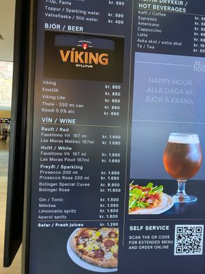  at KEF - Hjá Höllu - TC in Keflavik