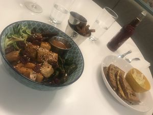 Bol teriyaki & grilled-cheese at Code Vert in Montreal