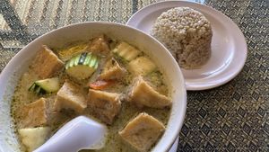 Green curry ordered vegan and with brown rice  at Boon's Family Thai BBQ in Farmington