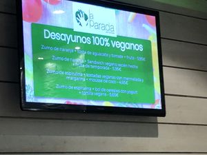 Ejemplo de desayune vegano at La Parada de Bilbao in Bilbao