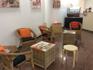 Indoor seating  at Zdrawo Slatko in Belgrade