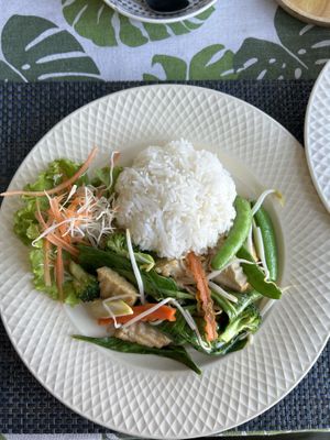 Stir-fried tofu & veggies  at Coffee Old City in Ayutthaya