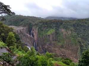 5 mins to the popular Baron falls at Fairyland House in Kuranda