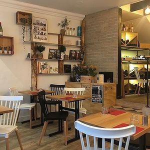 inside at La Pépinière in Quimper