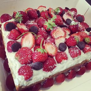 gâteau sur mesure selon fruits de saison at Cha Cuisine in Laval