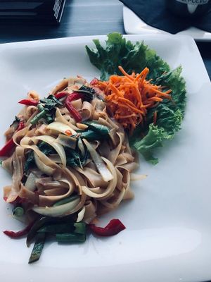 Drunken noodles vegan no protein at Avantika in Panama City