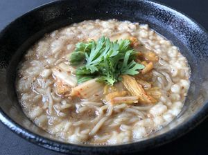 The YAKUZEN Kimchee Ramen Noodles 
¥2,002
An original specialty. Although Yakuzen(traditional herbal medicine) may seem bitter, the soup is mild and incredibly delicious.   at Oribio in Tottori