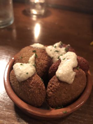Falafels 😍😍 best I’ve ever had at Rosy in Tokyo