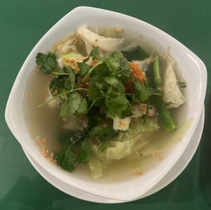 Garlic Vegetable 🥕 soup with cabbage , broccoli, cauliflower, bok choy 🥬, mushrooms, and more!  at Thanh Tinh Chay in San Diego