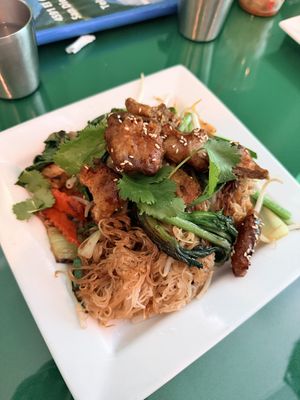 Teriyaki “beef” glass noddles… omggggg I want this again right now   at Thanh Tinh Chay in San Diego