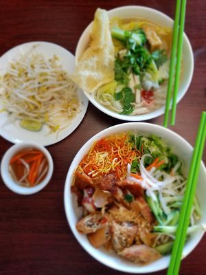 All together now at Thanh Tinh Chay in San Diego
