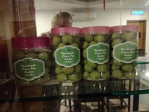 The cookies and tea are about the same price as a whole dinner at LN Fortunate Coffee in Ipoh