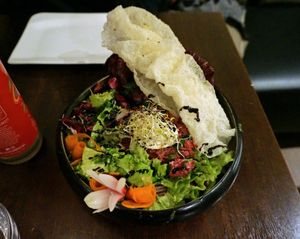 Beetroot Tartate w/Rice chip at Utopia in Nice