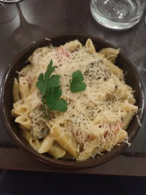 Pasta bake with artichokes at Utopia in Nice