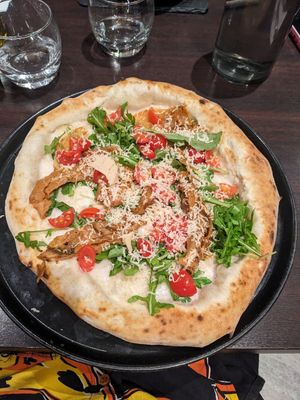 pizza primavera at Utopia in Nice