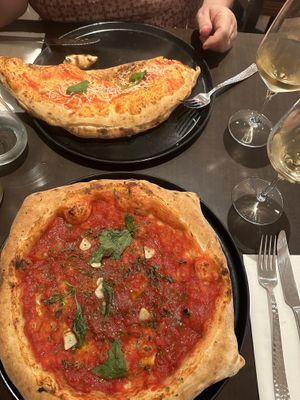 Marinara and Calzone with White Bio Wine  at Utopia in Nice