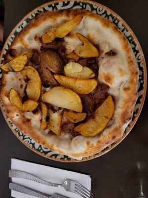 Salsiccia Beyond patate at Utopia in Nice