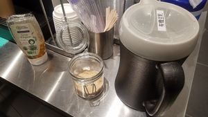 agave syrup, unbleached sugar and organic soymilk for coffee at the eat-in area at Bio c' Bon - Motomachi in Yokohama