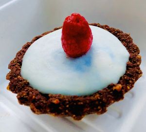 Tienen los mejores postres, los puedes comer ahí o pedir para llevar  at Puro Amor in Mexico City