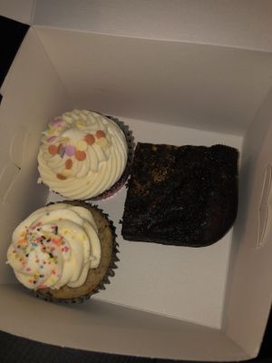 Box  at Blackberries Pattisserie in Houghton-le-spring