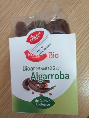 Carob cookies at Veganizan in Valencia