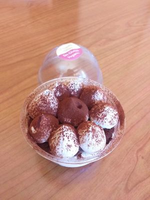 Tiramisu cake at Veganizan in Valencia